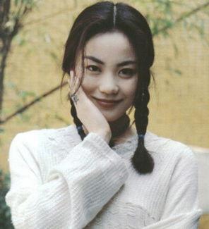王菲图片,音乐传奇，光影交织